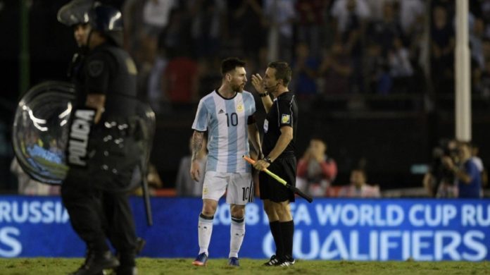 messi-arbitro